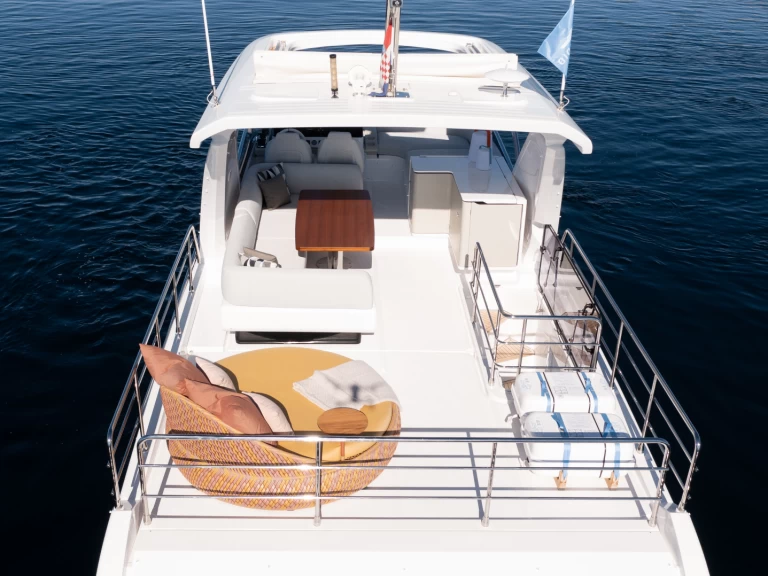Azimut Azimut 60 Fly in Šibenik on SamBoat