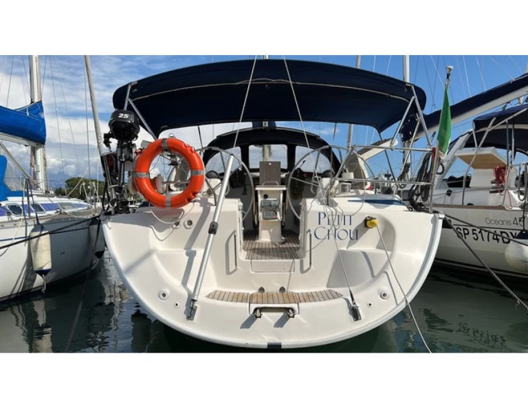 Bareboat Rental Sailboat Bavaria with a boat licence