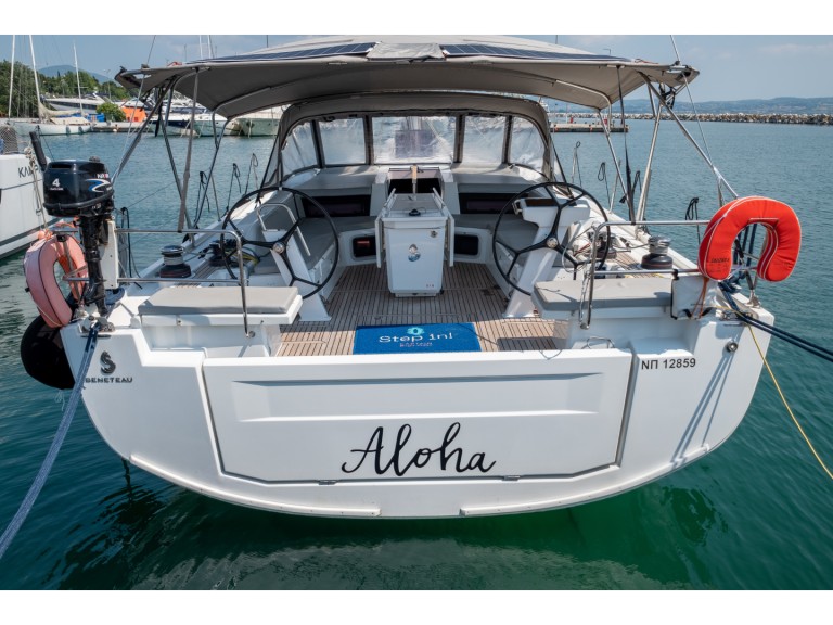 Sailboat for rent Lefkáda at the best price