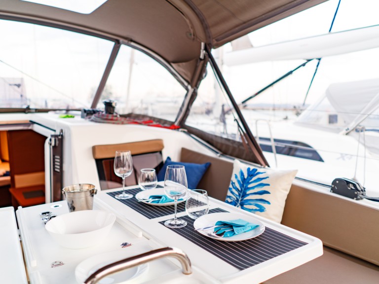 Sailboat rental with or without captain Jeanneau Lefkáda