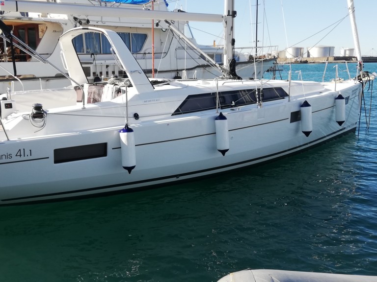 Sailboat for rent Vibo Marina at the best price