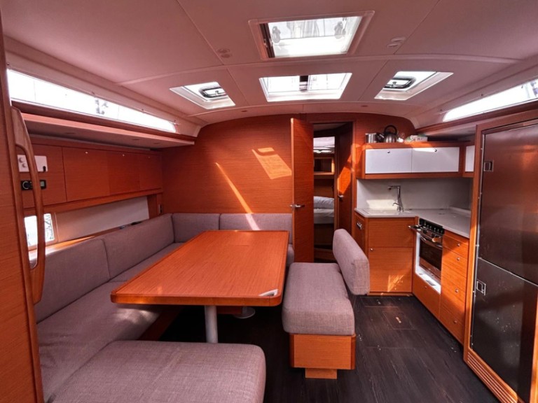 Sailboat rental in Furnari - Dufour Dufour 470