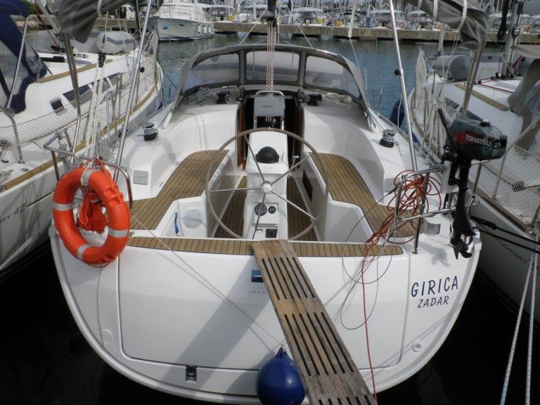 Sailboat rental in Sukošan - Bavaria Cruiser 33