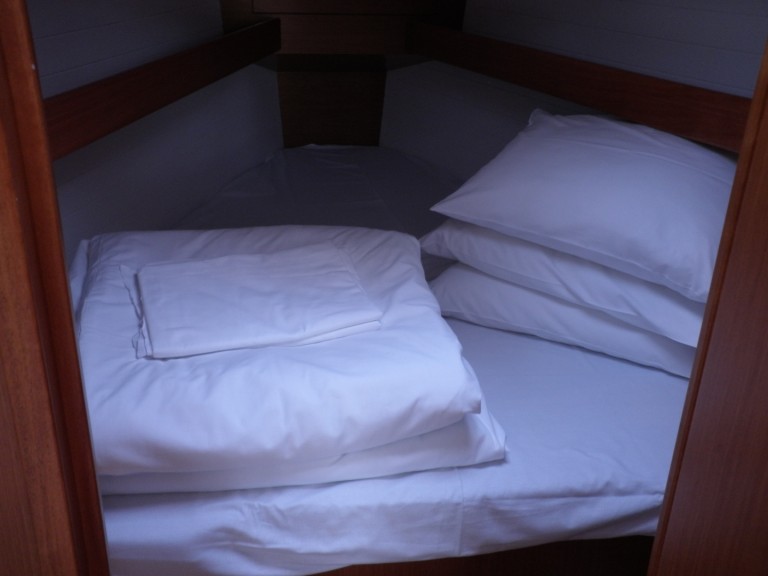 Boat rental Bavaria Cruiser 33 in Sukošan on Samboat