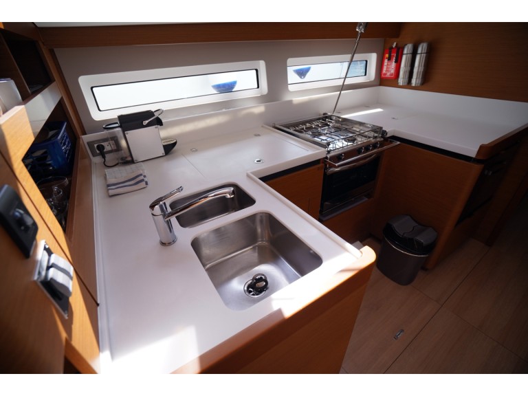Jeanneau Sun Odyssey 490 in Marmaris on SamBoat