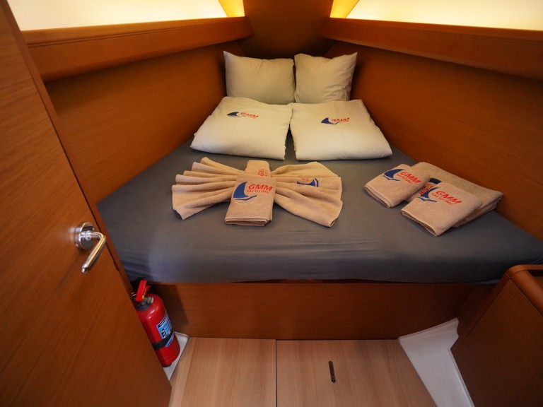 Bareboat Rental Sailboat Jeanneau with a boat licence