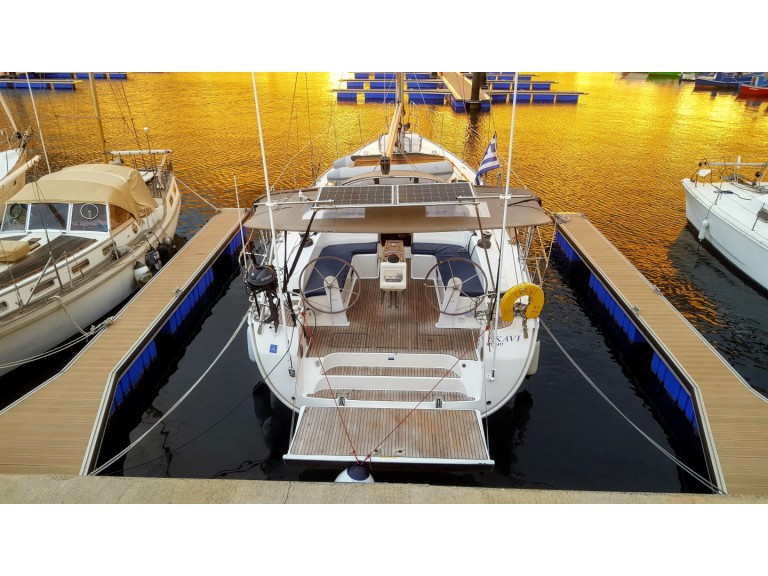 Bareboat Rental Sailboat Bavaria with a boat licence