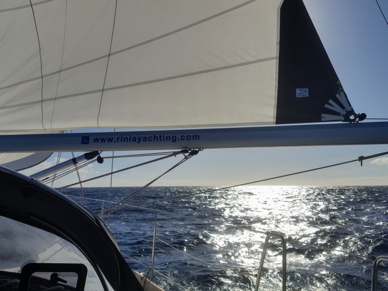 Sailboat for rent Alimos at the best price