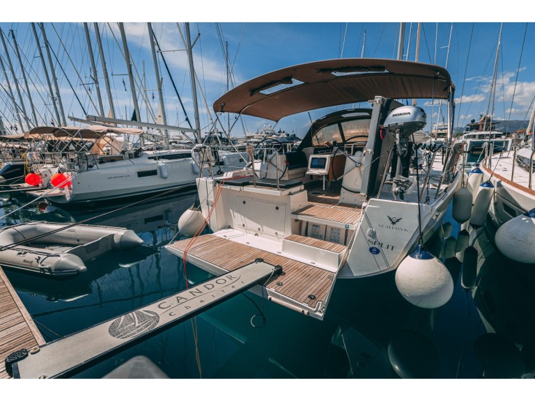 Bareboat Rental Sailboat Dufour with a boat licence