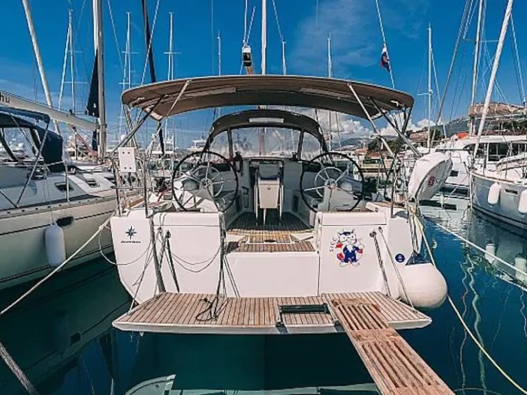 Rent a Jeanneau Sun Odyssey 419 Kaštel Gomilica