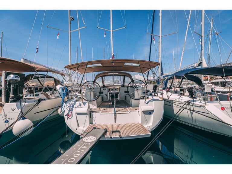Yacht charter Kaštel Gomilica cheap Sun Odyssey 519