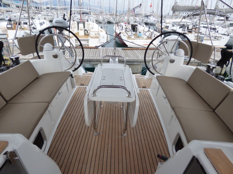 Sailboat rental in Kaštel Gomilica - Jeanneau Sun Odyssey 519