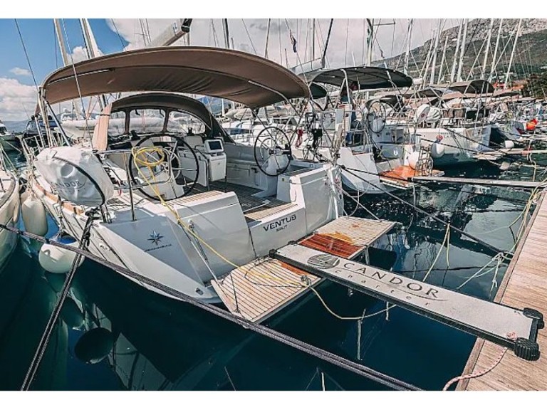 Bareboat Rental Sailboat Jeanneau with a boat licence