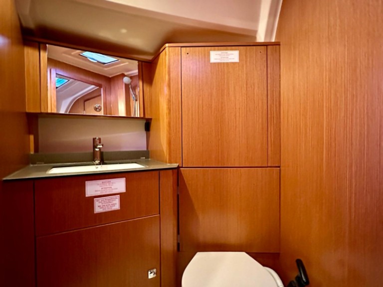 Rent a Bavaria Cruiser 41 Sukošan