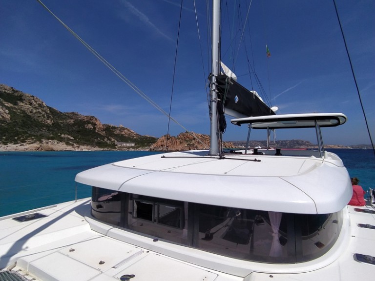 Boat rental Lagoon Lagoon 42 in Porto Pollo on Samboat