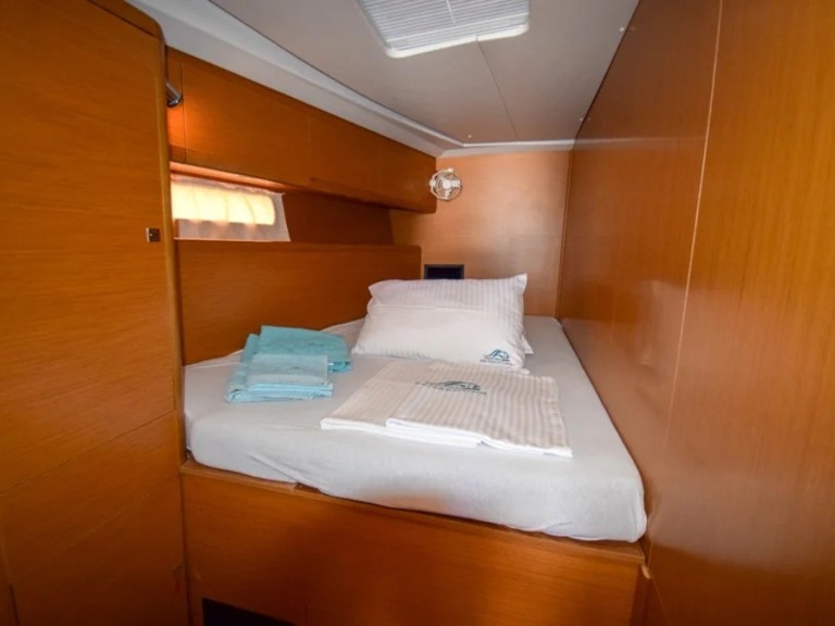 Rent a Jeanneau Jeanneau 53 Marmaris