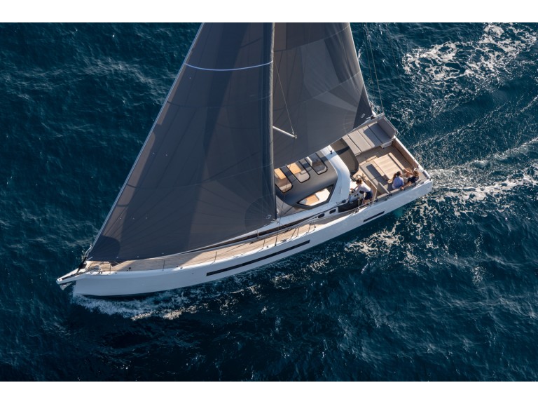 Sailboat for rent Salerno at the best price
