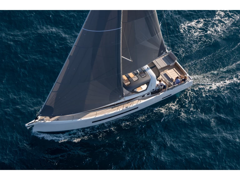 Sailboat for rent Salerno at the best price