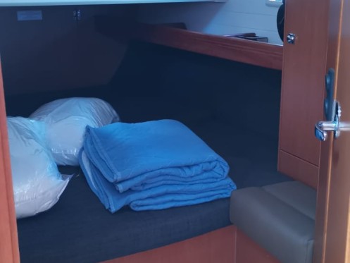 Bareboat Rental Sailboat Bavaria with a boat licence