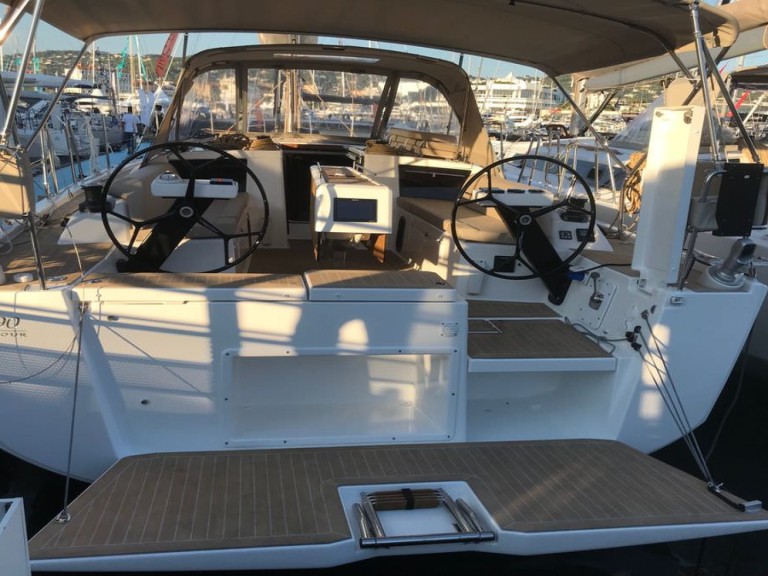 Bareboat Rental Sailboat Dufour with a boat licence