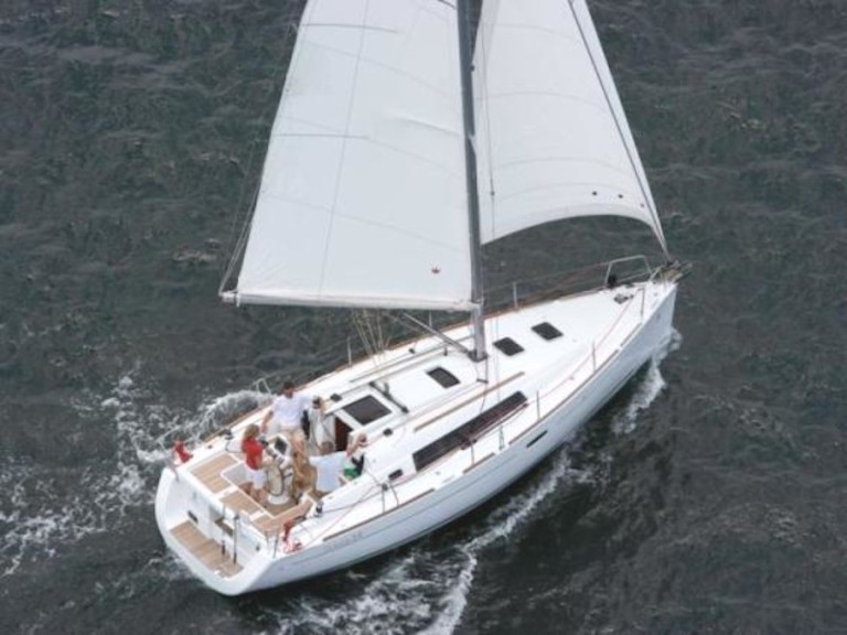 Sailboat for rent Altefähr at the best price