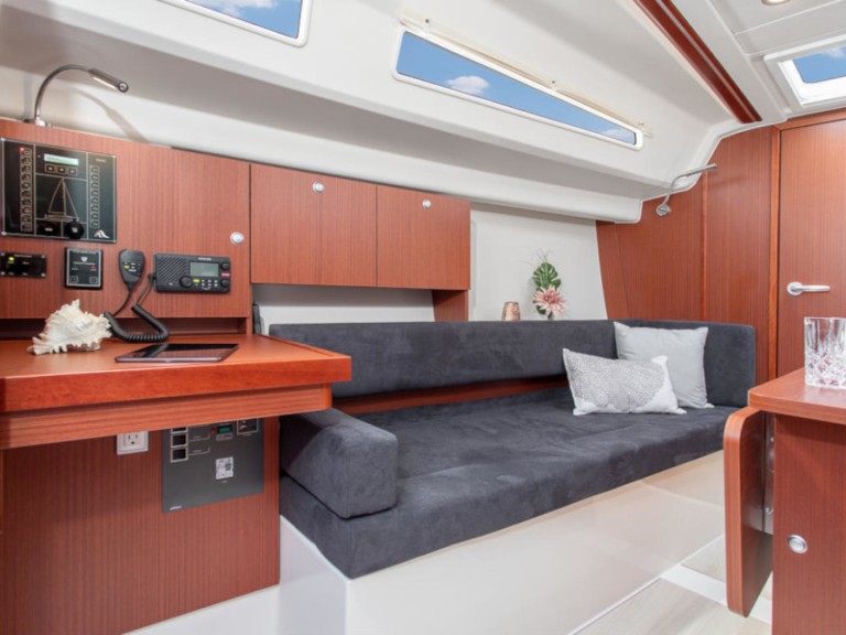 Sailboat rental in Altefähr - Hanse Hanse 315