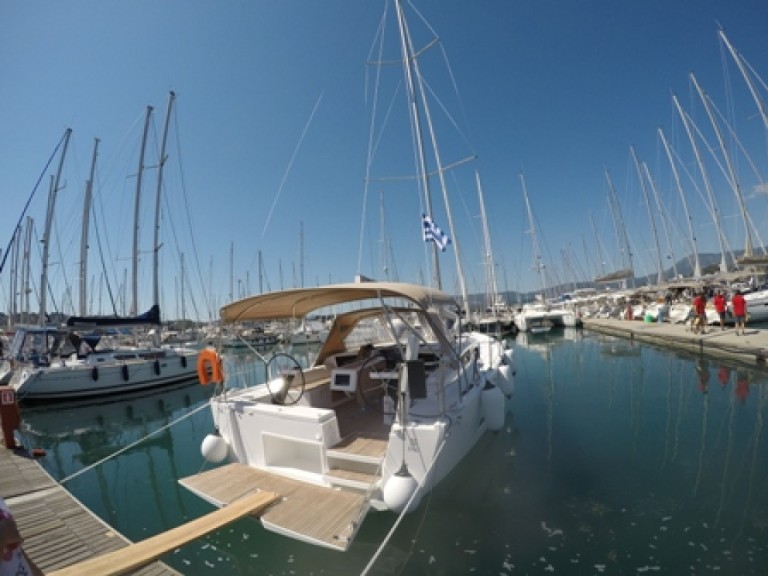 Bareboat Rental Sailboat Dufour with a boat licence