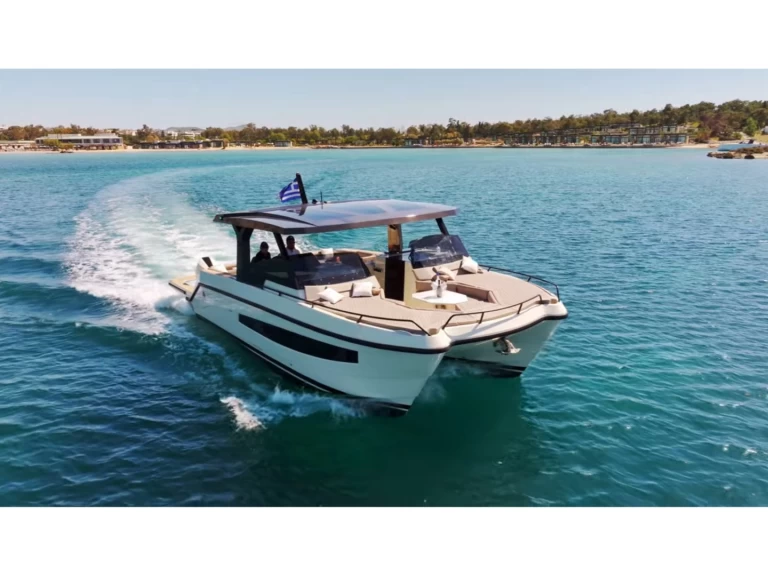 Motorboat rental in Órmos Bay - Vanguard Tesoro T41