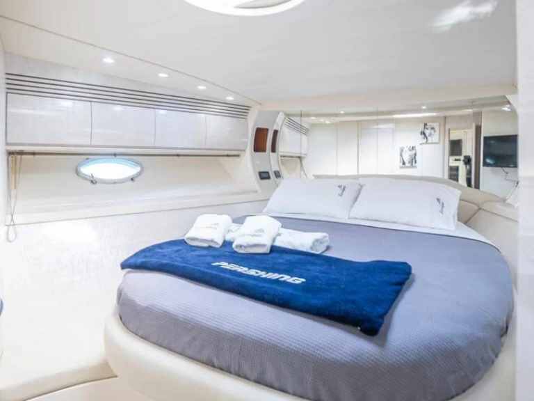 Motorboat rental with or without captain Pershing Órmos Bay