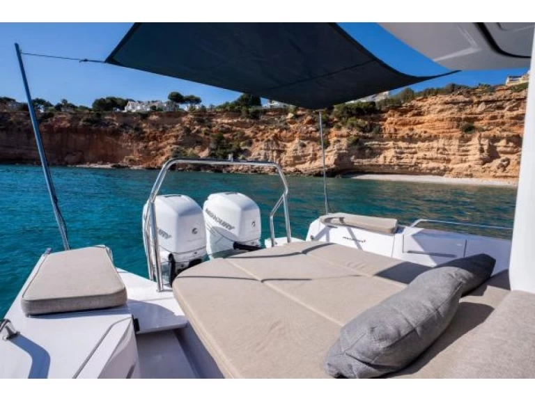 Axopar Axopar 37 XC in Paros (Island) on SamBoat
