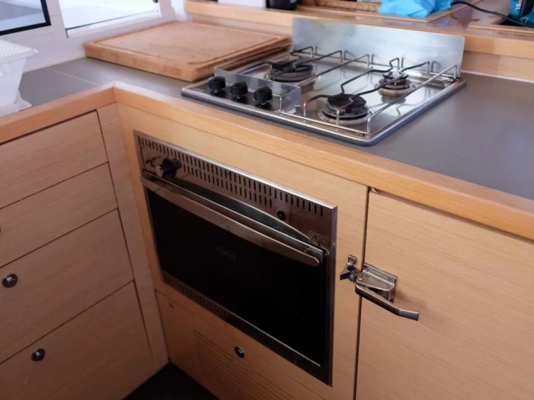 Catamaran for rent Lefkáda at the best price