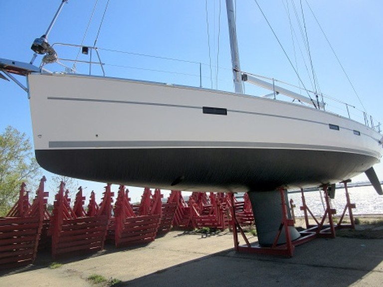 Bareboat Rental Sailboat Bavaria with a boat licence