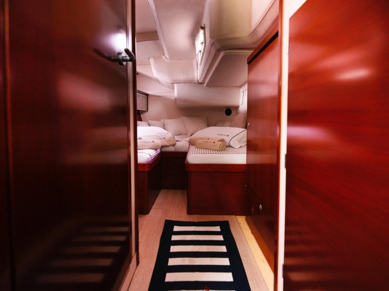 Rent a Hanse Hanse 540 E Lávrio