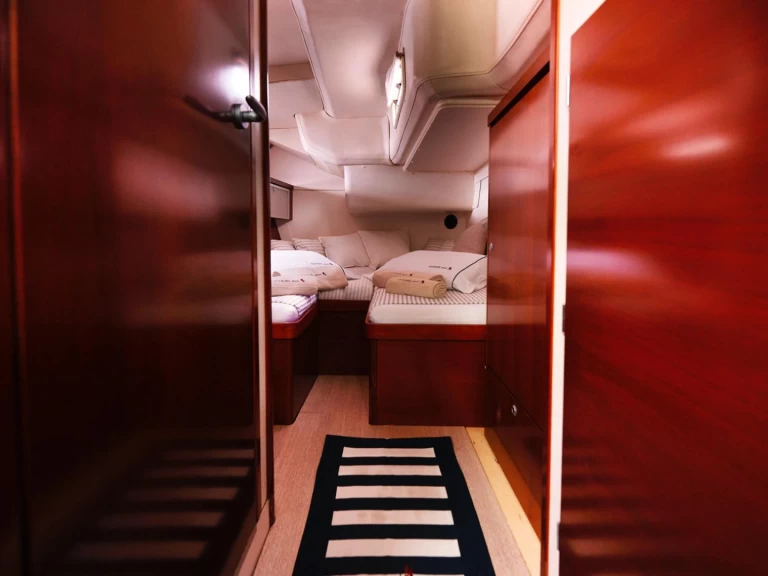 Rent a Hanse Hanse 540 E Lávrio