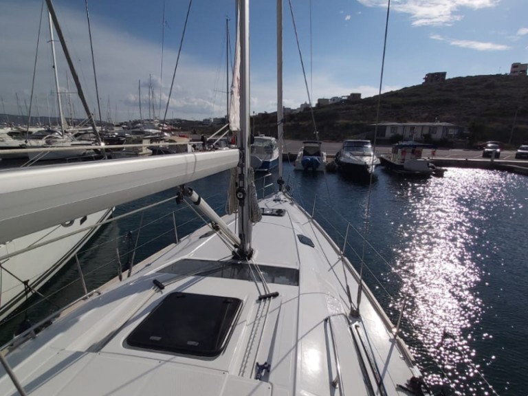 Sailboat rental with or without captain Elan Lávrio