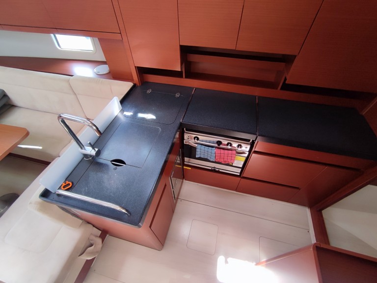 Bareboat Rental Sailboat Hanse with a boat licence