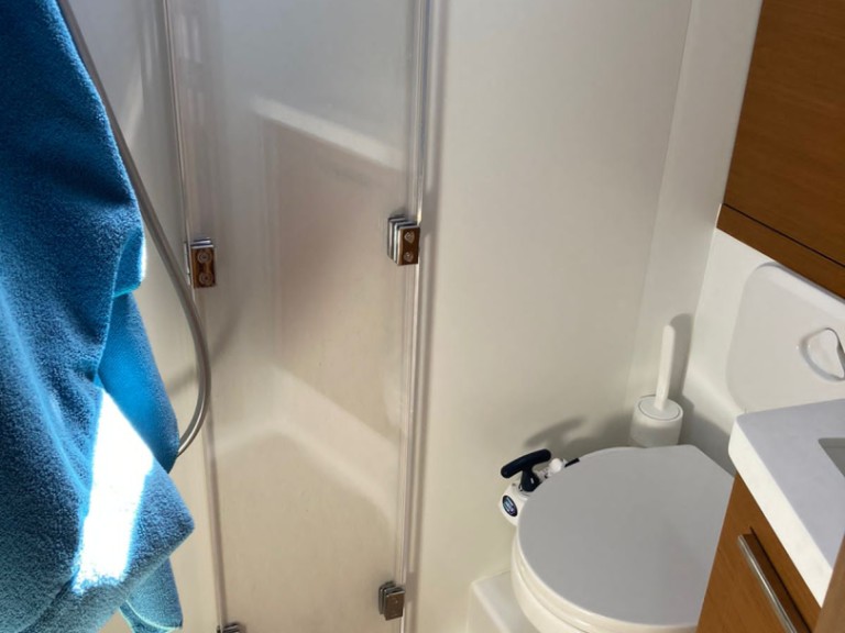 Rent a Bénéteau First 44 Lávrio