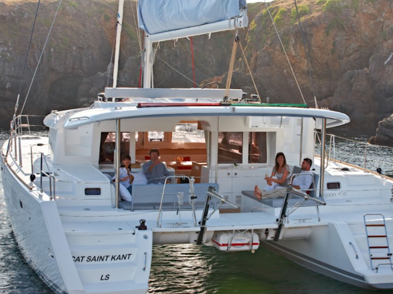 Catamaran rental in Vlychada - Lagoon Lagoon 450 F