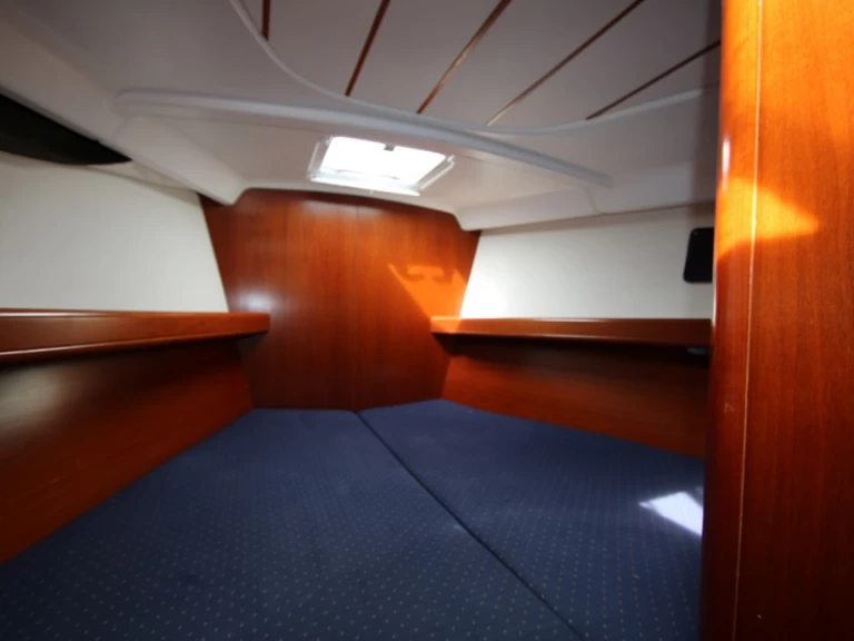 Boat rental Bénéteau Beneteau 473 in Talamona on Samboat