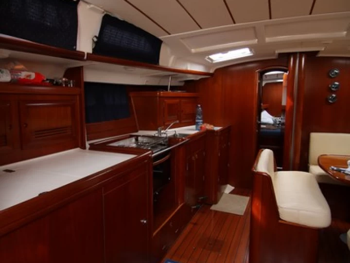 Sailboat rental with or without captain Bénéteau Talamona