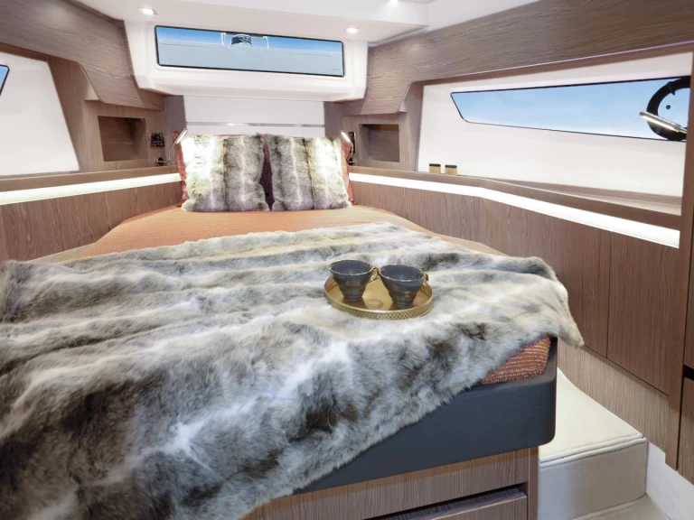 Motorboat for rent Pula at the best price