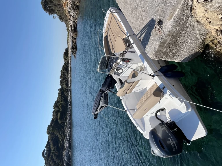 Motorboat rental with or without captain Barqa Rovinj