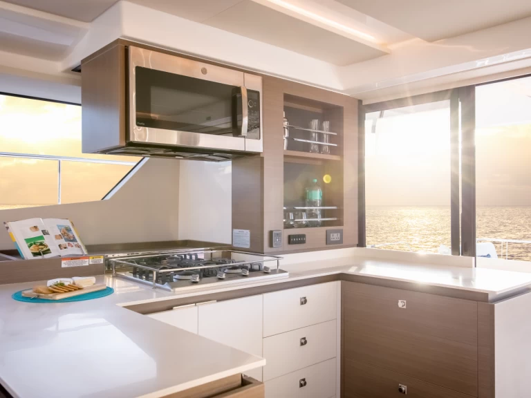 Leopard Moorings 534 PC/8+1 in Road Town on SamBoat