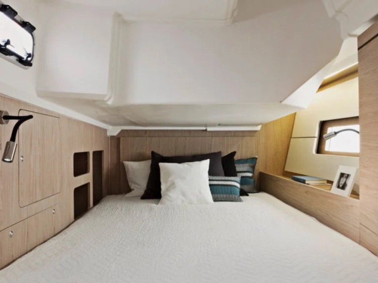 Bareboat Rental Sailboat Bénéteau with a boat licence