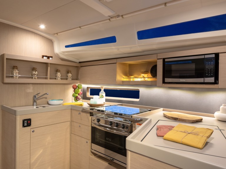 Rent a Bénéteau Oceanis 41 Oyster Pond