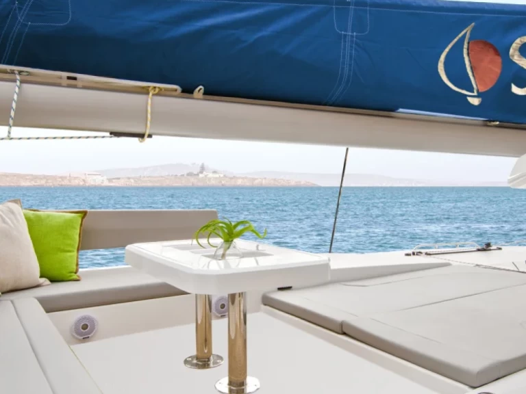 Bareboat Rental Catamaran Leopard with a boat licence