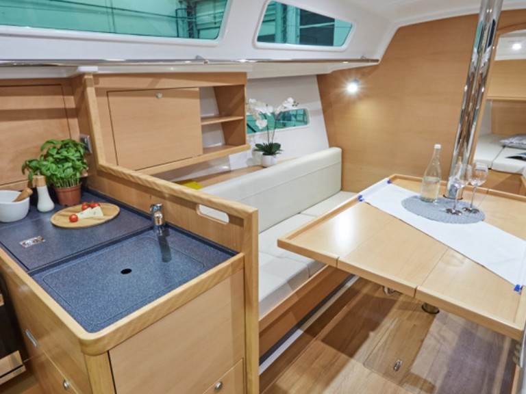 Rent a Jeanneau Sun Odyssey 319 Procida