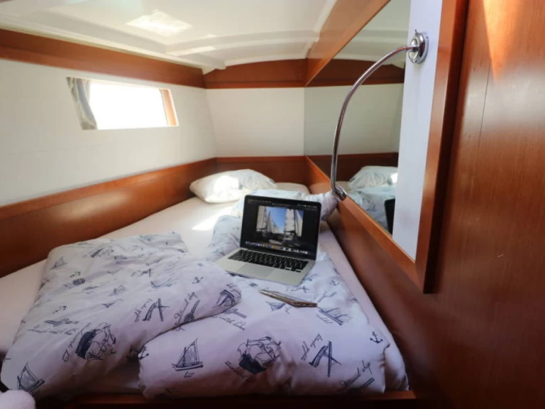 Boat rental Bénéteau Oceanis 48 in Cannigione on Samboat