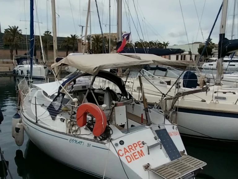 Sailboat for rent Gruissan at the best price