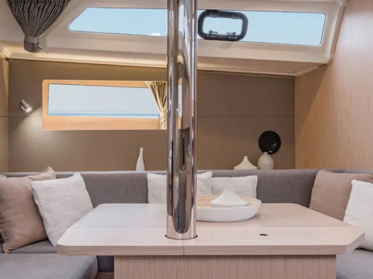 Rent a Bénéteau Oceanis 41.1 Procida